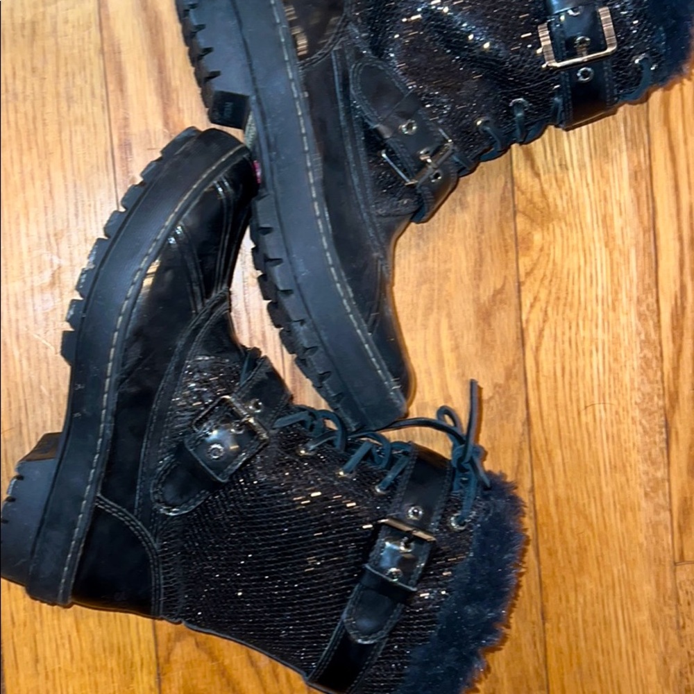 Size 7 black Sperry winter boots